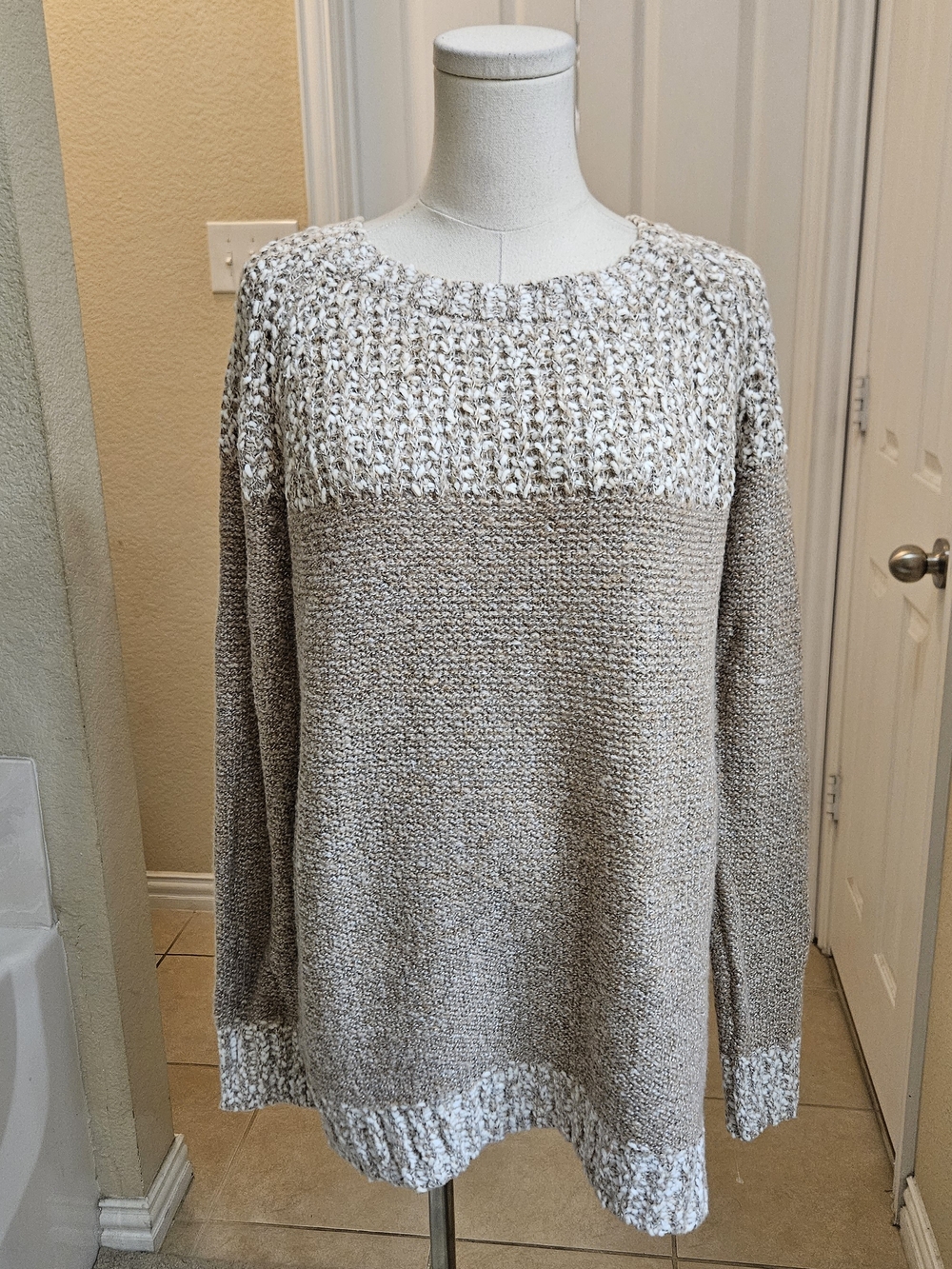 FATE Cozy Two-Tone Scoop Neck Sweater in Taupe and Cream Size Medium NWT - Picture 3 of 12